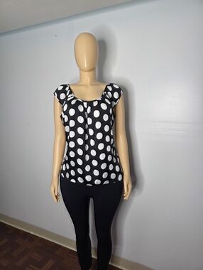 Apostrophe Black and White Polka Dot Cap Sleeve Blouse Size US/M